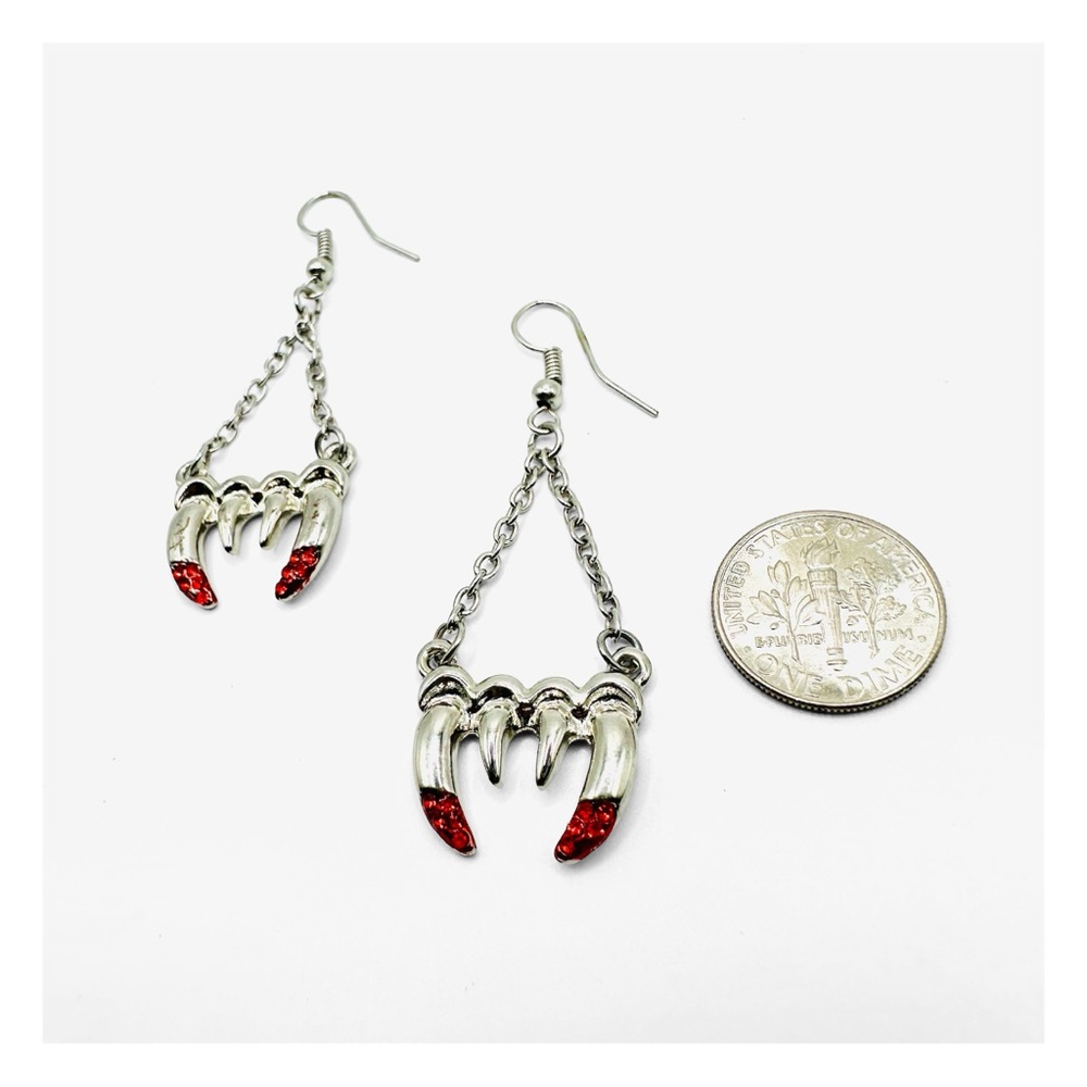β
Vintage Y2K Vampire Fangs Dangling Earrings - Silver/Red β
- Picture 5 of 15